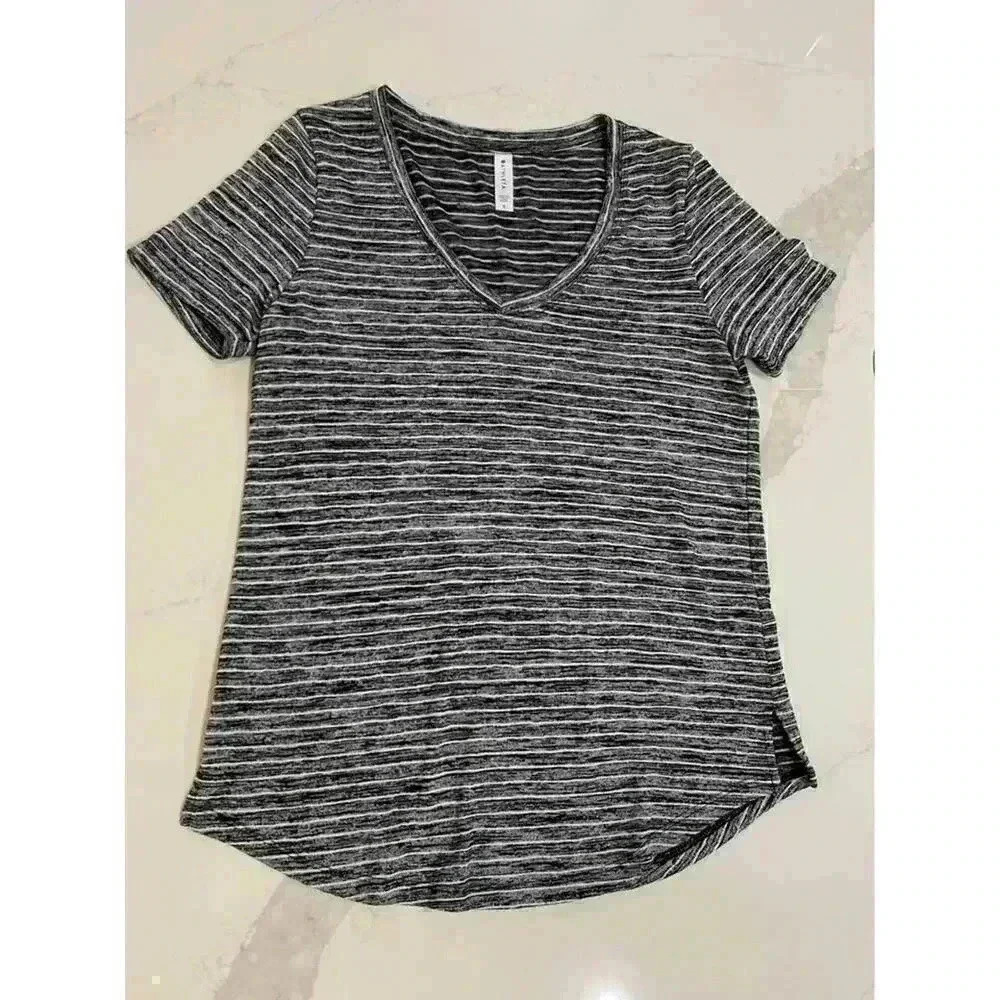 Athleta Women's Small Shirt Gray White Striped Short Sleeve V-Neck Tee